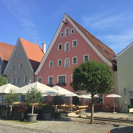 Hotel-Gasthof Blaue Traube E.K. Berching Exterior foto